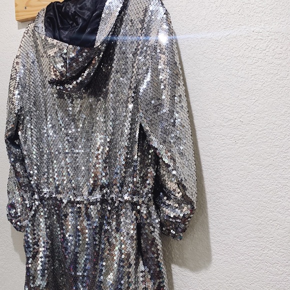Moschino x H&M Silver Sequin Hooded Mini Dress - Picture 9 of 16